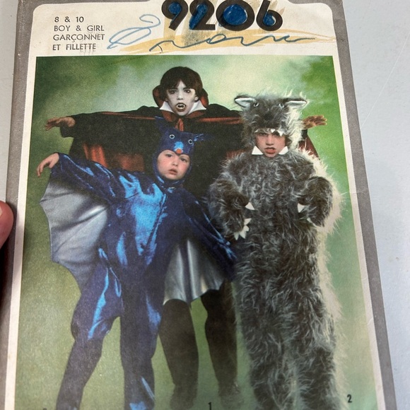 4/$50 simplicity 9206 vampire Children's Costume Pattern sew pattern 🪡 - Picture 1 of 8